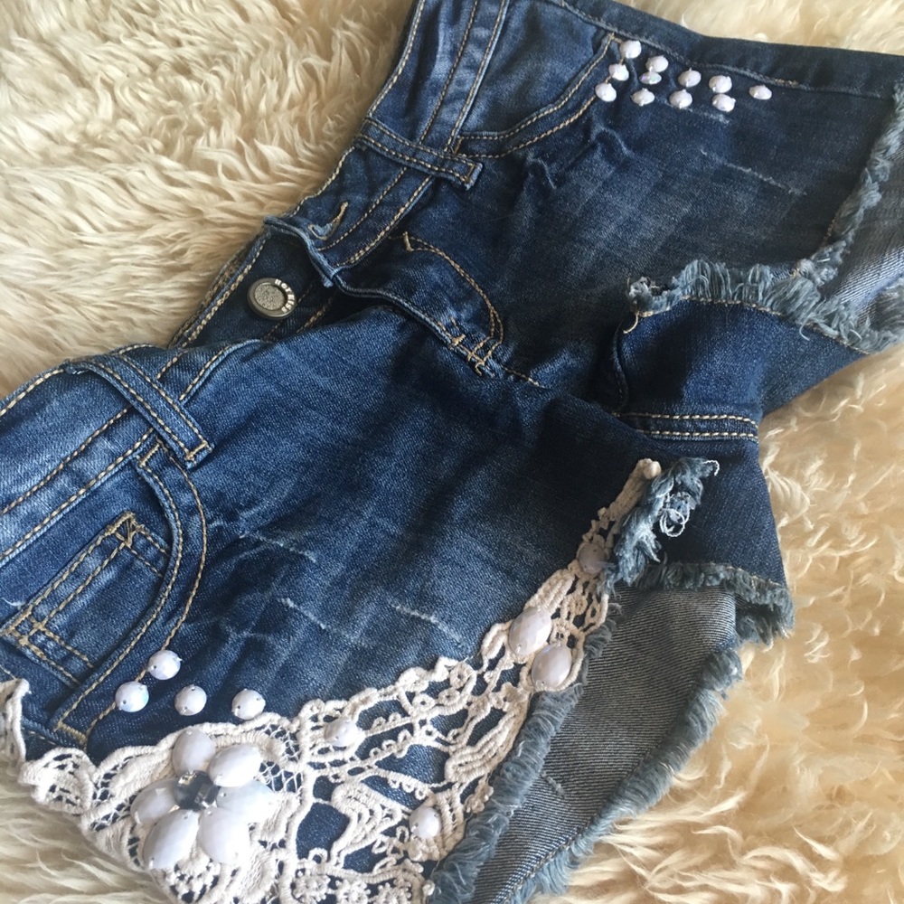 Selling because I outgrew my old clothes